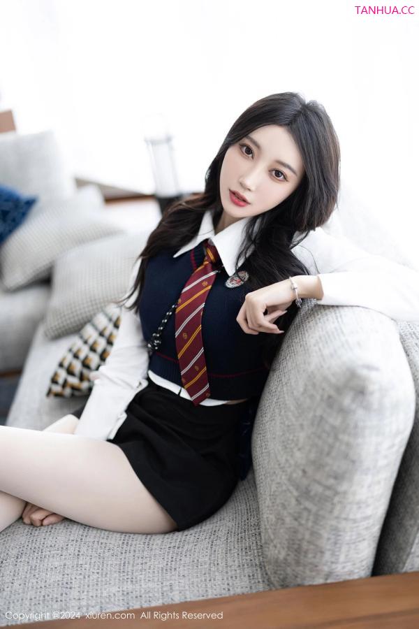玥儿玥  [XiuRen]高清写真图 2024.03.18 No.8247 玥儿玥 丝袜美腿第18张图片